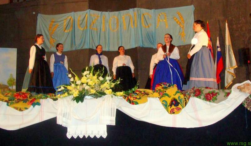 35 let Folklornega društva Rožmarin iz Dolene