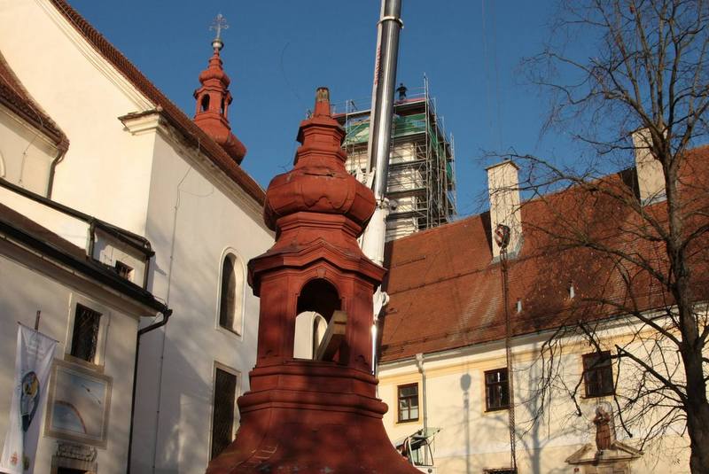 V Sveti Trojici odpeljali prvi zvonik na tamkajšnji cerkvi