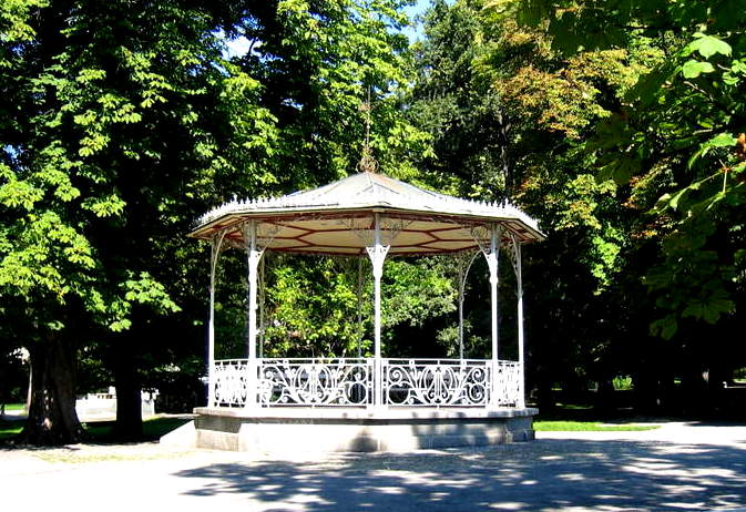 Nedeljski koncerti v paviljonu Mestnega parka Maribor