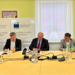 PODPISALI POGODBE ZA IZVEDBO KOLESARSKIH POTI V LENARTU IN BENEDIKTU